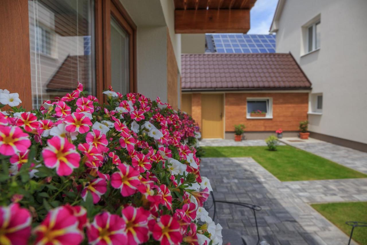 Villa Michaela Bešeňová エクステリア 写真
