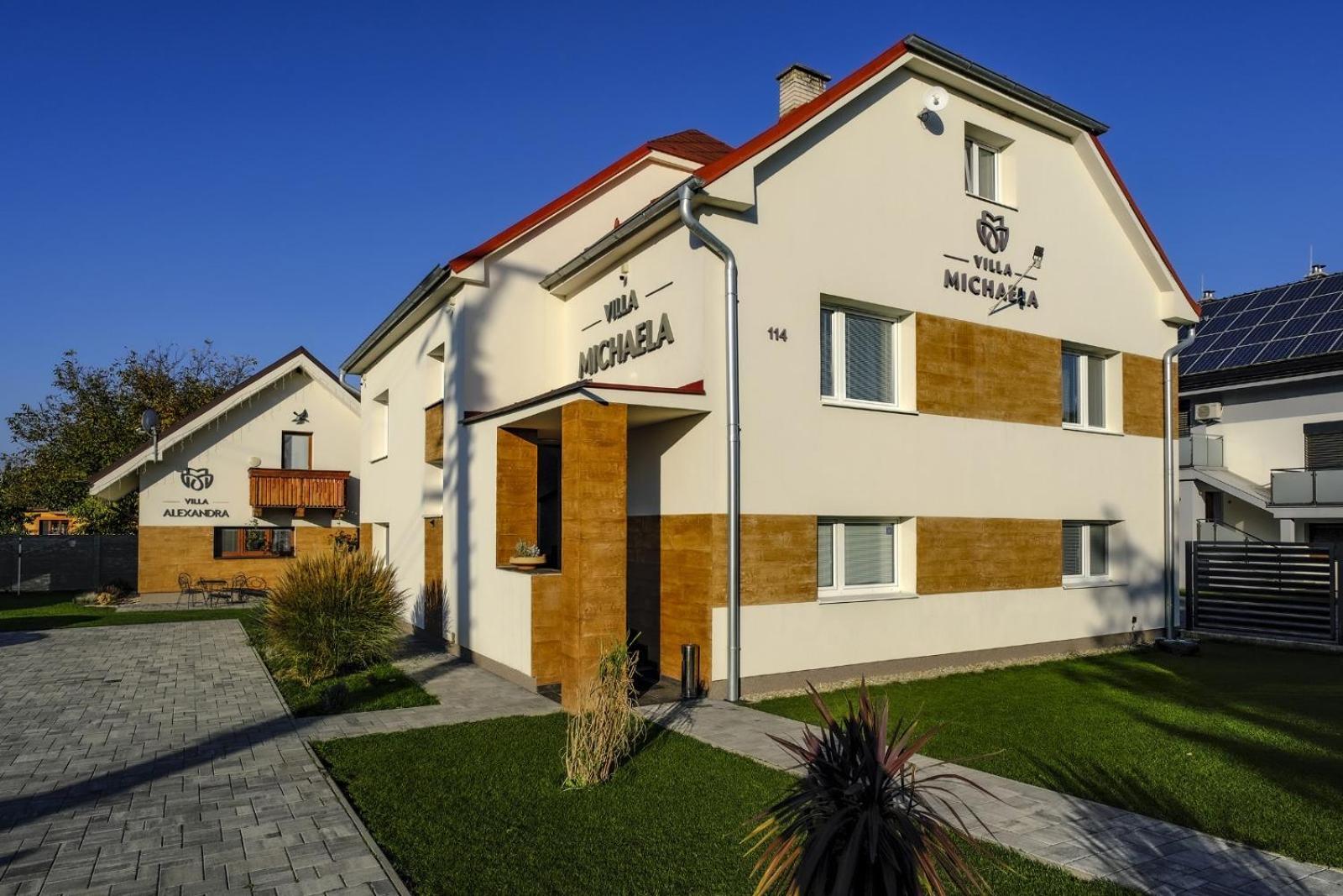 Villa Michaela Bešeňová エクステリア 写真